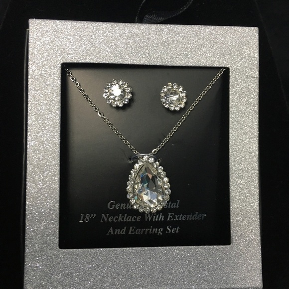 Genuine Crystal Necklace and Earring Set 18” - Picture 5 of 6